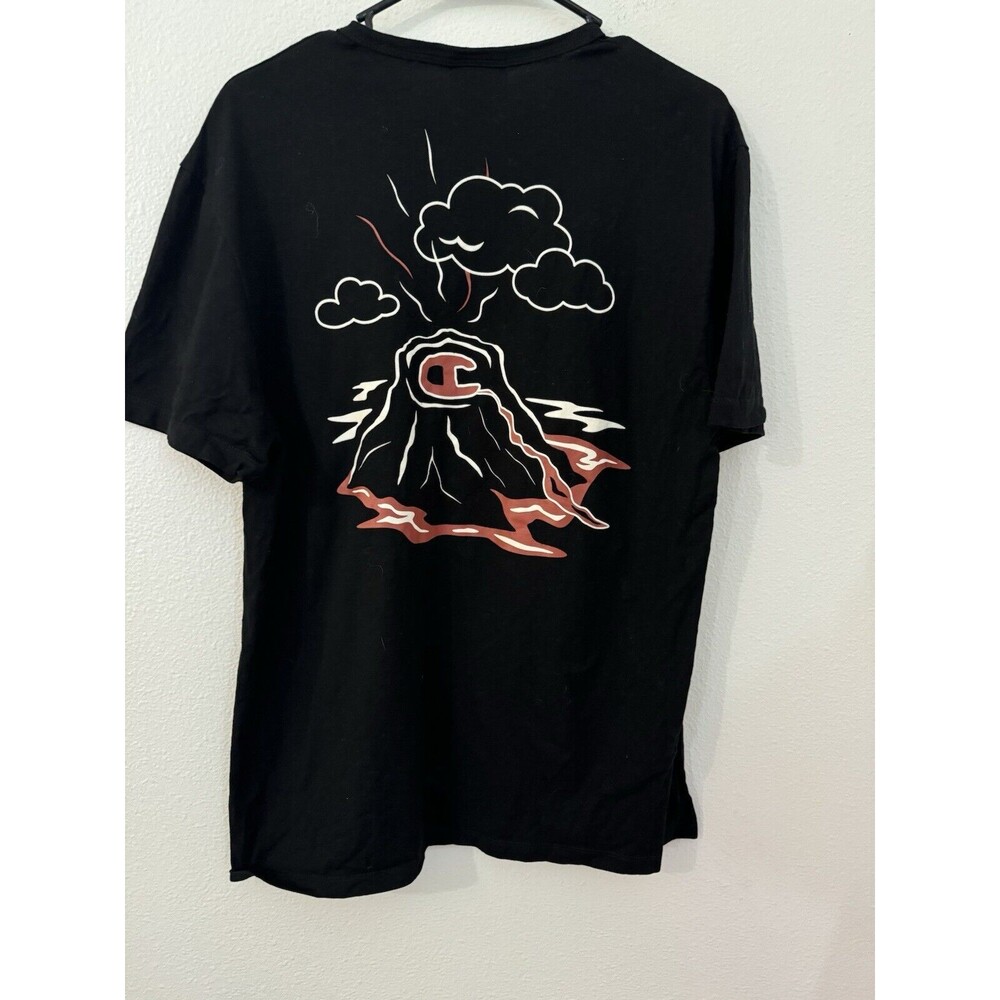 Champion T-shirt Mountain Men Size Medium Volcano Black Graphic Print EUC M